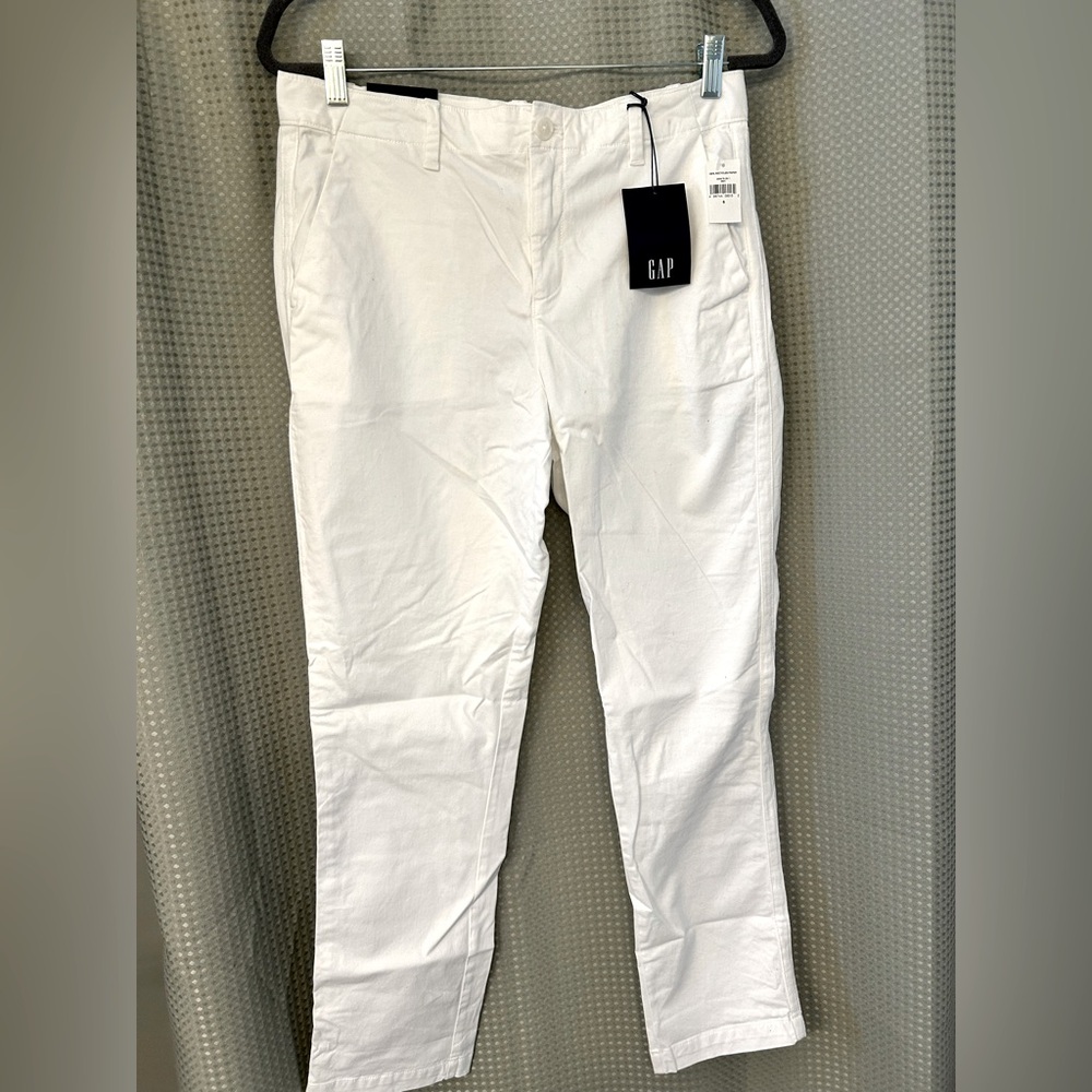 GAP - Size 6 - Girlfriend Chino Pant in White